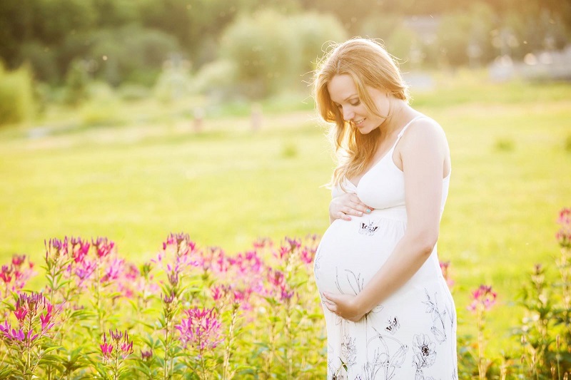 trong quá trình mang thai, các mẹ không nên điều trị thâm đen, làm hồng nhũ hoa bằng công nghệ laser và Peel để tránh gây ảnh hưởng xấu đến em bé.
