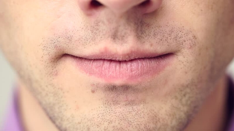 Đàn ông môi mỏng nói lên điều gì? Tướng số tốt hay xấu