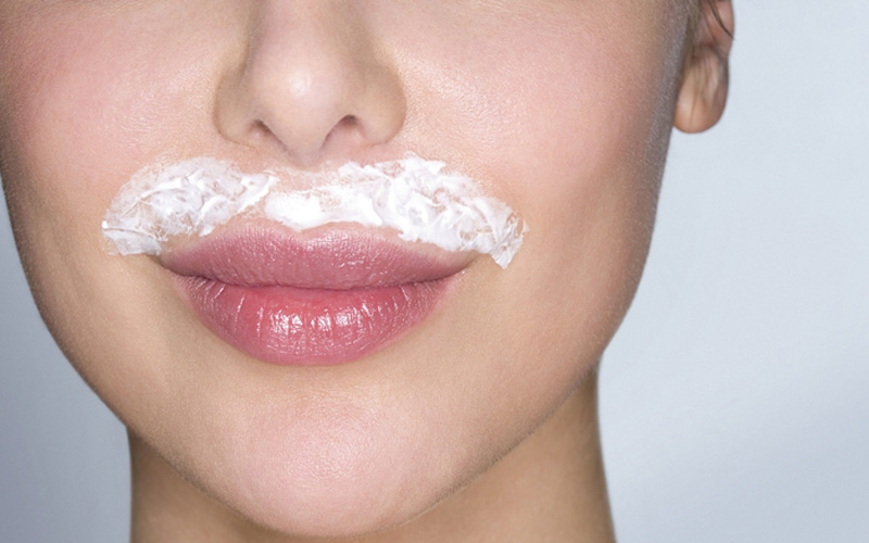Cách tẩy ria mép bằng kem đánh răng an toàn, hiệu quả nhất
