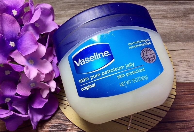 Có nên bôi Vaseline sau khi xăm môi Cần lưu ý gì sau phun môi