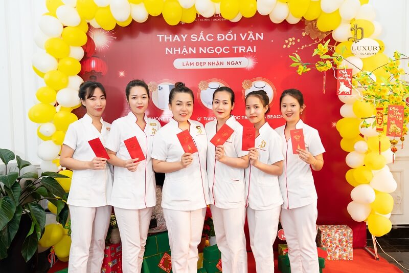 Hàng ngàn bộ lịch tết được trao tay nhân viên DIVA GROUP trước thềm tết tân sửu 2021 5