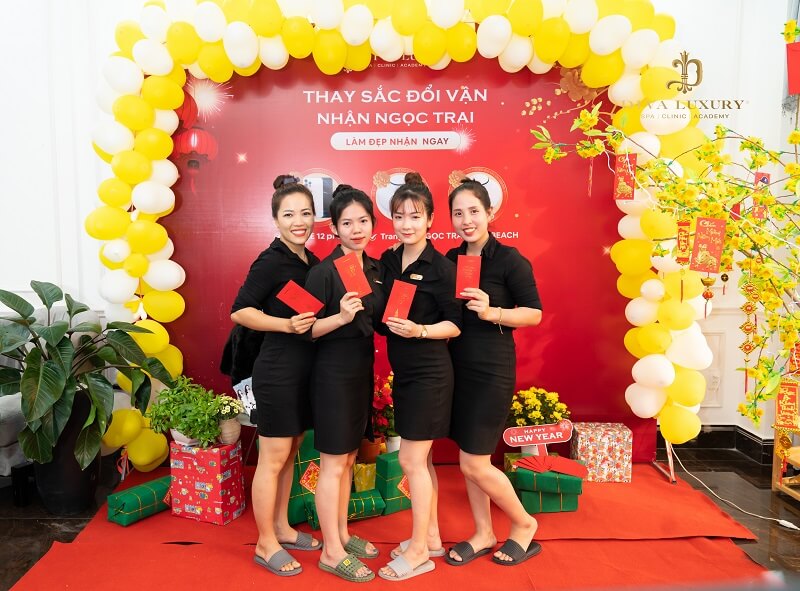 Hàng ngàn bộ lịch tết được trao tay nhân viên DIVA GROUP trước thềm tết tân sửu 2021 3