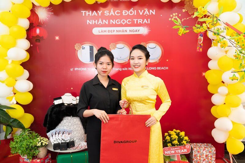 Hàng ngàn bộ lịch tết được trao tay nhân viên DIVA GROUP trước thềm tết tân sửu 2021 6