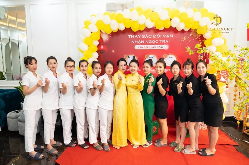 Hàng ngàn bộ lịch tết được trao tay nhân viên DIVA GROUP trước thềm tết tân sửu 2021 1