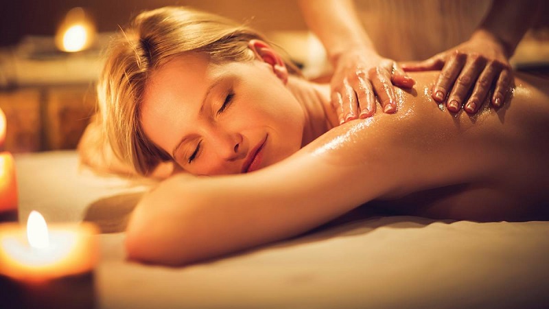 Cách tiết kiện tiền khi trải nghiệm dịch vụ massage trị liệu