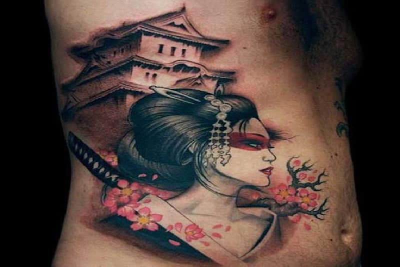 Hình xăm geisha với hoa đào ấn tượng