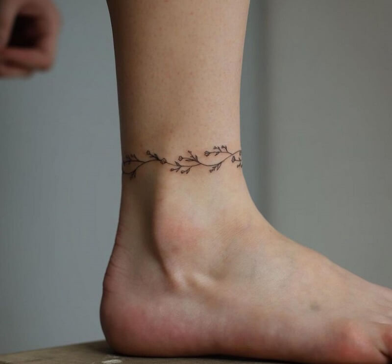 Hình xăm bướm mini ở cổ chân   Đỗ Nhân Tattoo Studio  Facebook