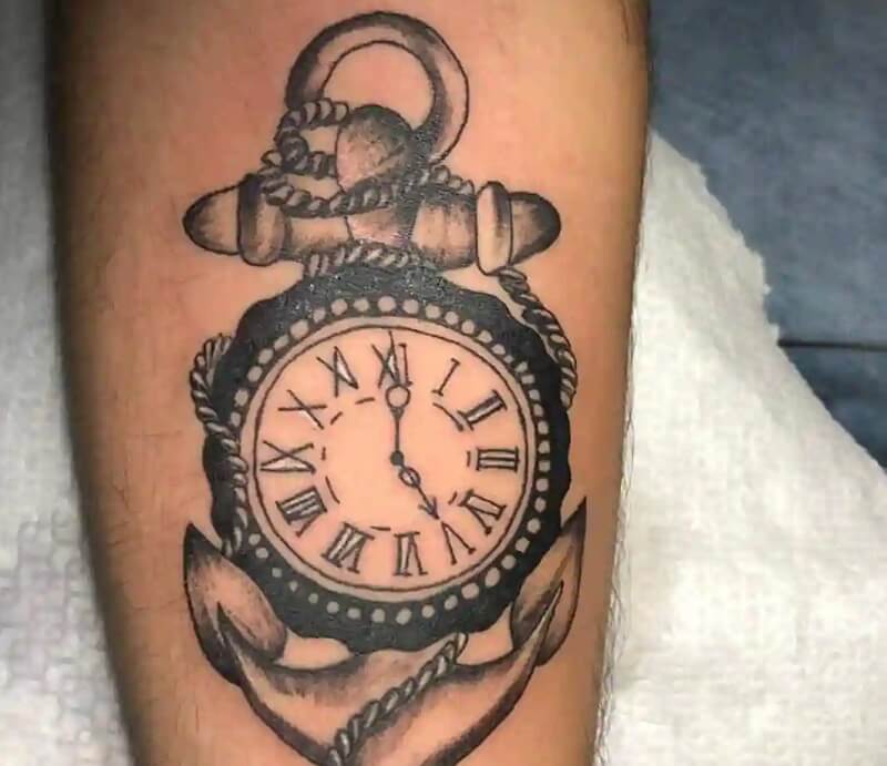 Mẫu tattoo mỏ neo đồng hồ đẹp