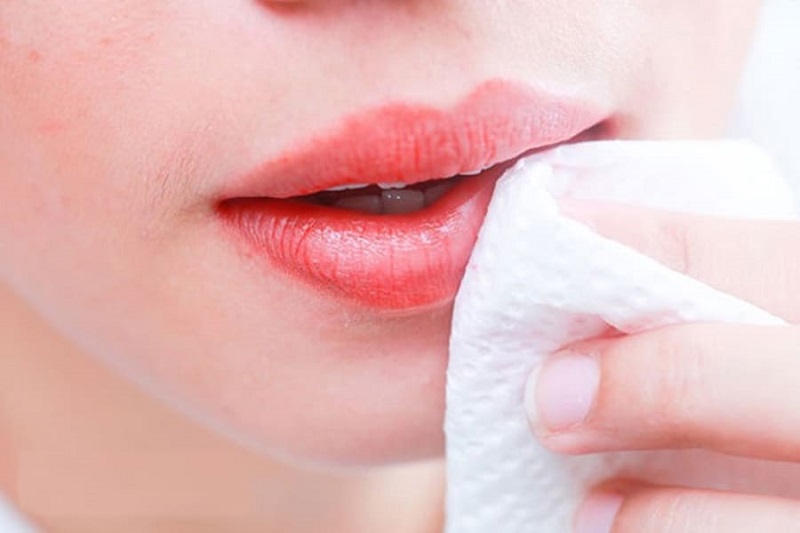 Nguyên nhân viền môi bị thâm sau khi xăm và cách trị thâm hiệu quả  Nhà  thuốc FPT Long Châu