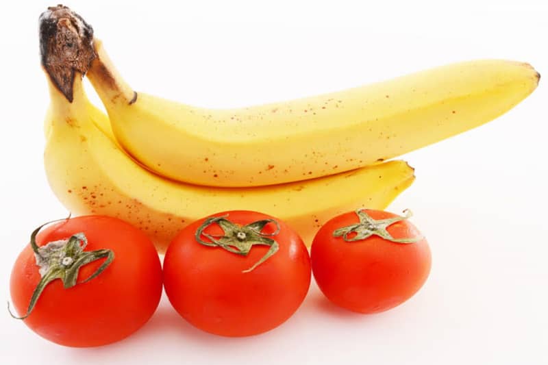 Cách làm sinh tố chuối giảm cân kết hợp cùng cà chua