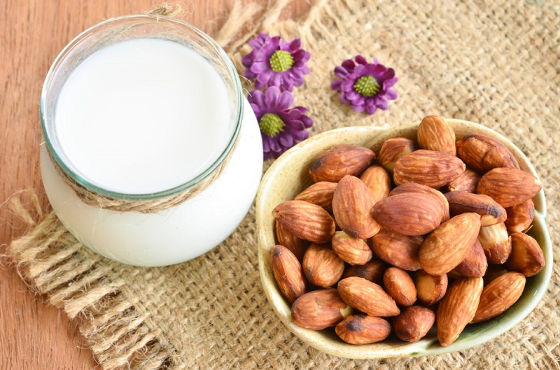 Cách làm sữa hạt giảm cân từ hạnh nhân 