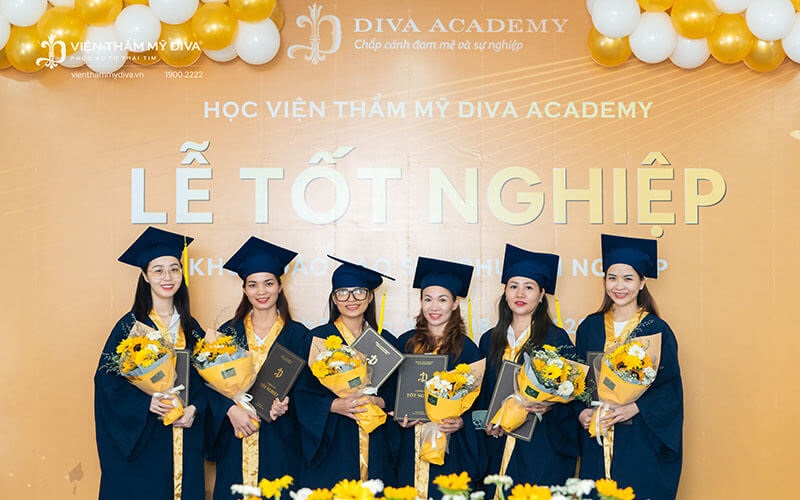 Viện thẩm mỹ DIVA tổ chức lễ tốt nghiệp cho các học viên tại Bình Dương