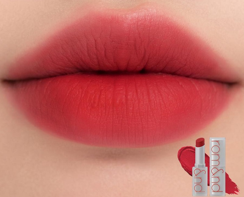 Son Romand thỏi 17 thuộc dòng Romand New Zero Matte Lipstick sở hữu cho mình màu đỏ hồng