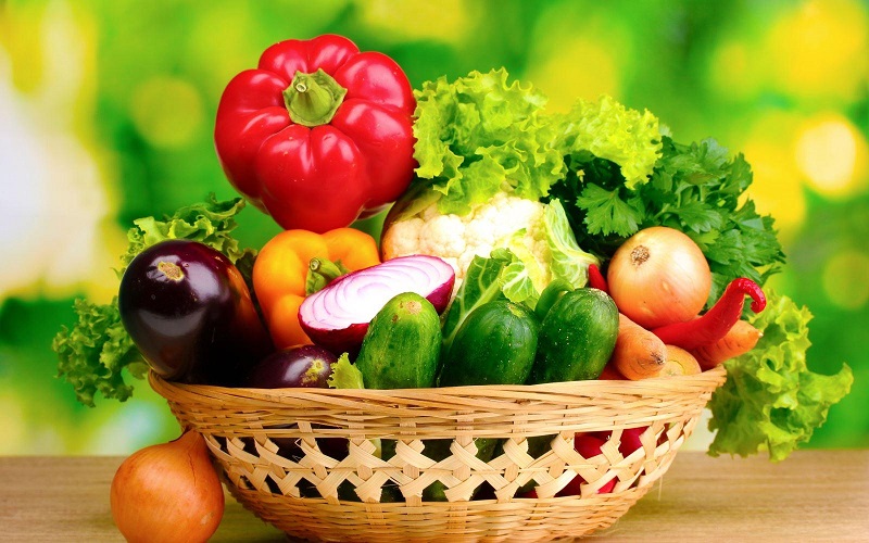 Bổ sung nhiều loại trái cây và rau củ để cung cấp dưỡng chất cho cơ thể
