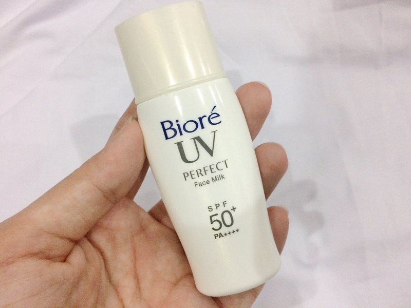 Kem chống nắng Biore UV Perfect Face Milk SPF 50, PA+++