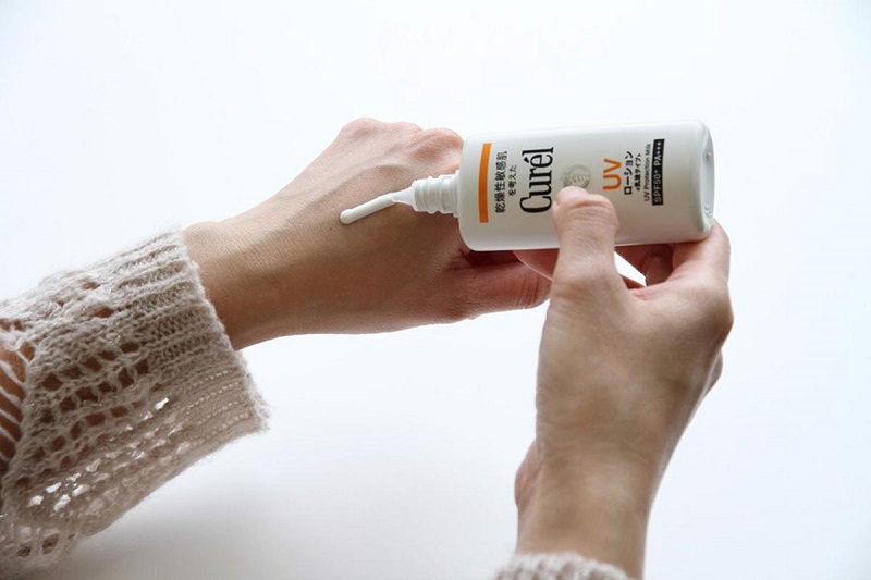 Kem chống nắng của Nhật Bản Curel UV Protection Milk SPF50