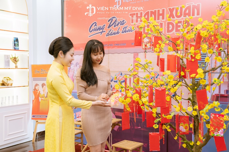 Đông đảo khách hàng nhận lì xì nhan sắc - bắt lộc đầu xuân tại Viện thẩm mỹ DIVA  9