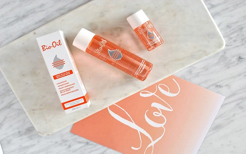 Kem bôi Bio Oil trị rạn da bụng sau sinh