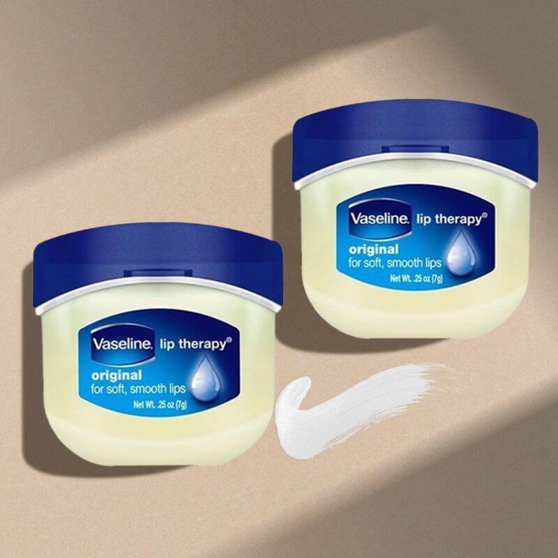 Bạn có thể sử dụng Vaseline Lip Therapy Original để dưỡng môi cho bé 