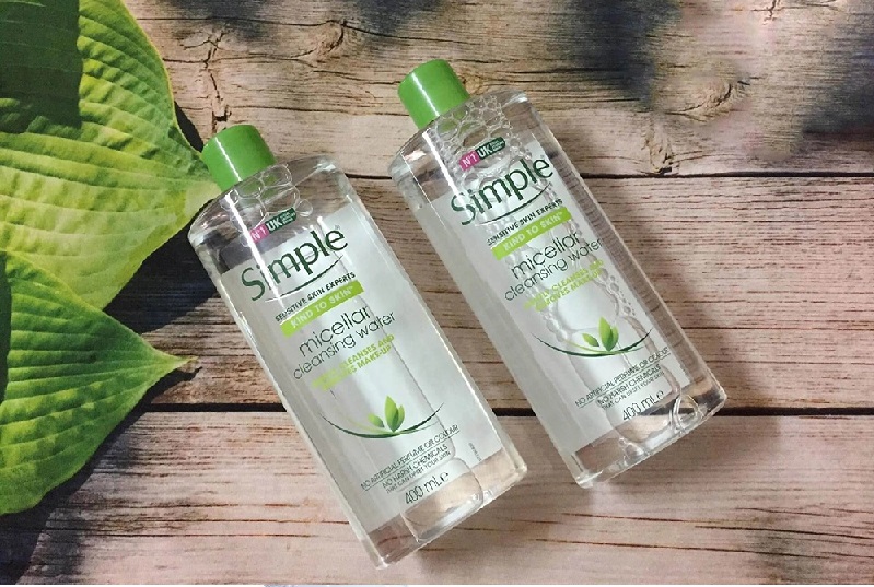 Tẩy trang cho da khô Simple Kind to Skin Micellar Cleansing Water