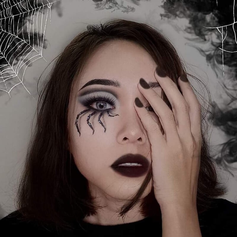 Trang điểm Halloween kiểu bà chúa nhện