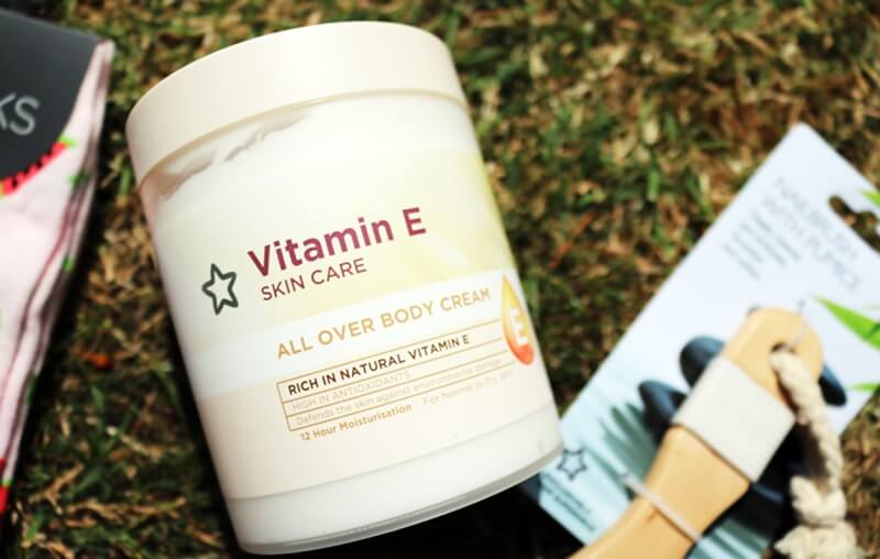 Kem dưỡng ẩm toàn thân cho da khô Superdrug Vitamin E All Over Body Cream