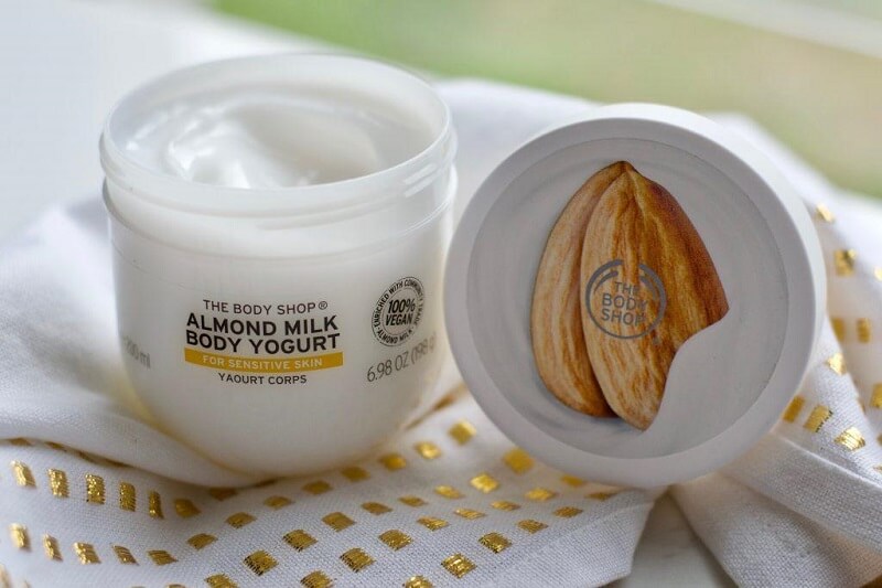 Kem dưỡng ẩm body cho da khô The Body Shop Almond Milk Body Yogurt