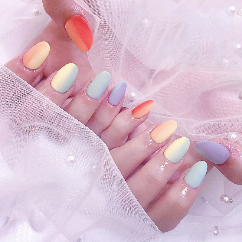 Mẫu nail cầu vồng nhám lì