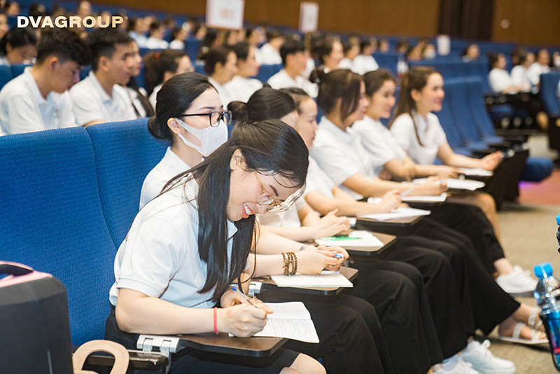 Bàn Về Sự Học - Khóa học ý nghĩa với sự đồng hành của TS Giản Tư Trung và cán bộ, nhân viên DVA GROUP 16