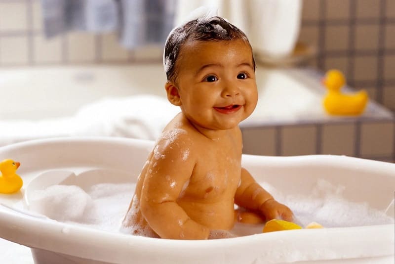 Top 10 sữa tắm trắng da cho bé được các mẹ tin dùng nhất