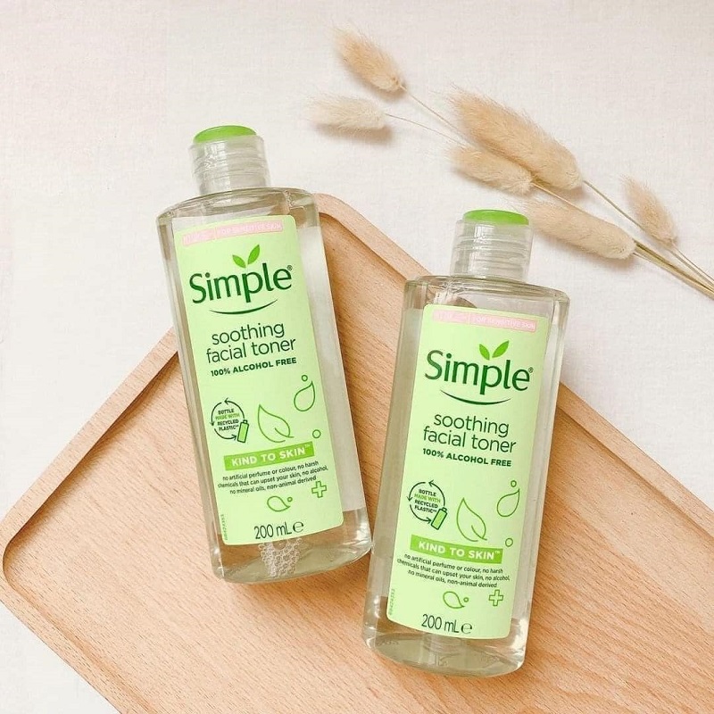 Toner Simple Kind to Skin Soothing