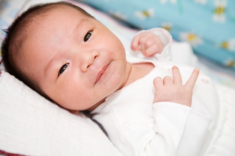 Cách nhận biết mắt 1 mí ở trẻ sơ sinh