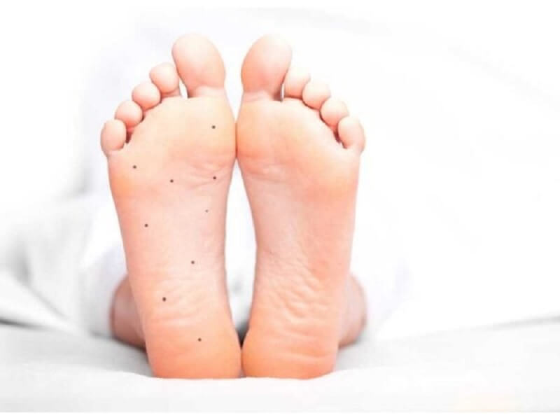 Ý nghĩa của 9 nốt ruồi ở lòng bàn chân thể hiện thế nào?