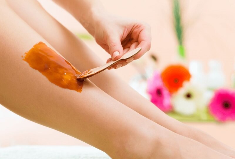 Cách làm wax lông bằng đường đơn giản tại nhà