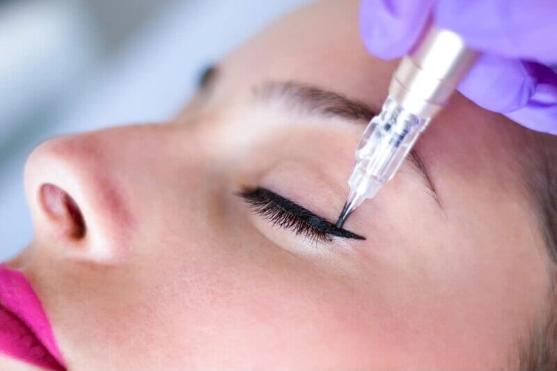 Phun mí Eyeliner là một trong những phương pháp làm đẹp mí mắt được nhiều chị em lựa chọn.