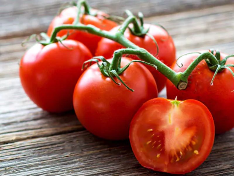Cà chua giúp điều trị tàn nhang tại nhà