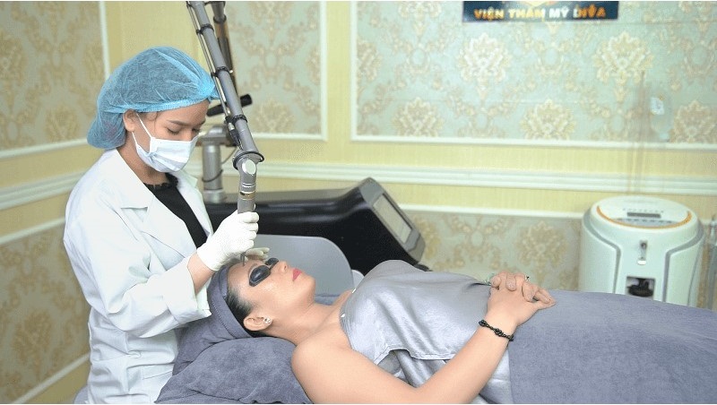 Xóa mụn thịt bằng Laser CO2 Fractional