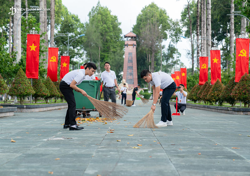 Viện thẩm mỹ DIVA tổ chức dâng hoa dâng hương nhân kỷ niệm 77 năm ngày Thương binh Liệt sĩ 3