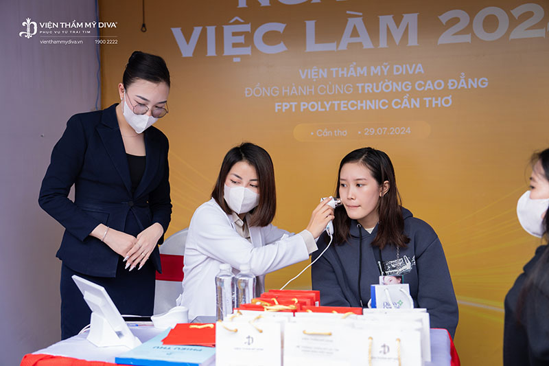 Viện thẩm mỹ DIVA đồng hành cùng Trường Cao đẳng FPT Polytechnic Cần Thơ trong sự kiện “Ngày hội việc làm” 15