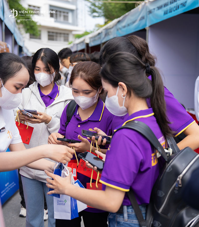 Viện thẩm mỹ DIVA đồng hành cùng Trường Cao đẳng FPT Polytechnic Cần Thơ trong sự kiện “Ngày hội việc làm” 7