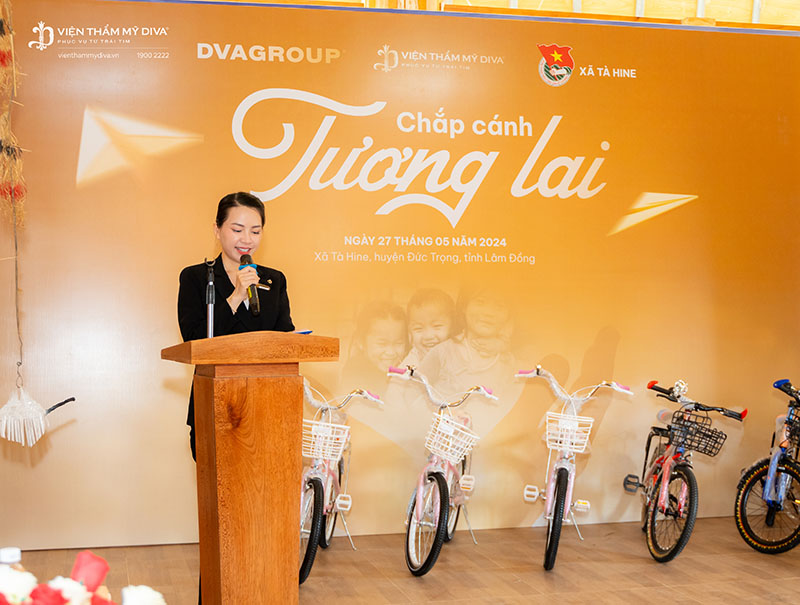 Viện Thẩm Mỹ DIVA tổ chức trao tặng quà cho trẻ em có hoàn cảnh khó khăn tại huyện Đức Trọng, tỉnh Lâm Đồng 7