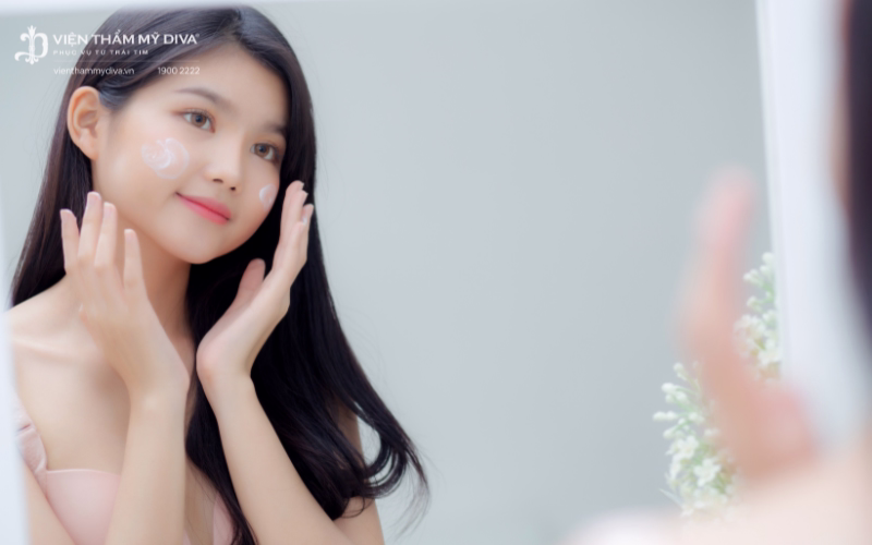 Dịch vụ chăm sóc da chuyên sâu chuẩn spa giúp da khỏe đẹp 10 Bạn nên dùng kem chống nắng có SPF từ 30 trở lên hàng ngày