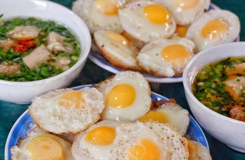Bánh căn trứng chứa khoảng 760 calo Bánh căn trứng
