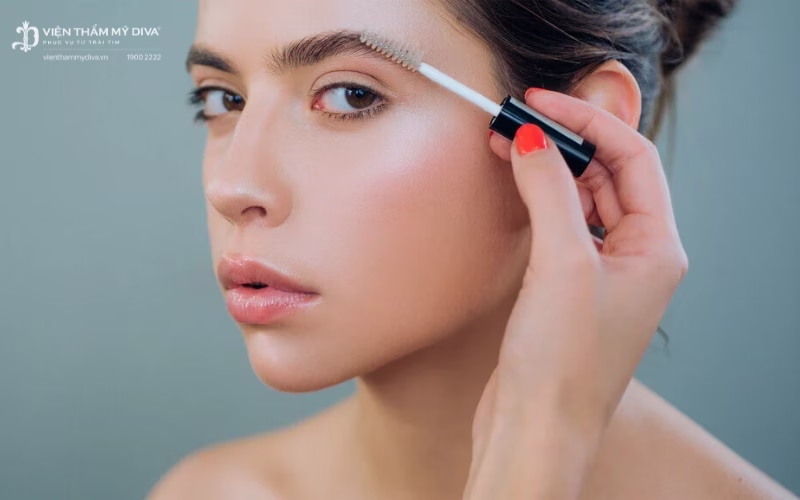 Chăm sóc chân mày kỹ lưỡng sau phun, đảm bảo kết quả như mong đợi