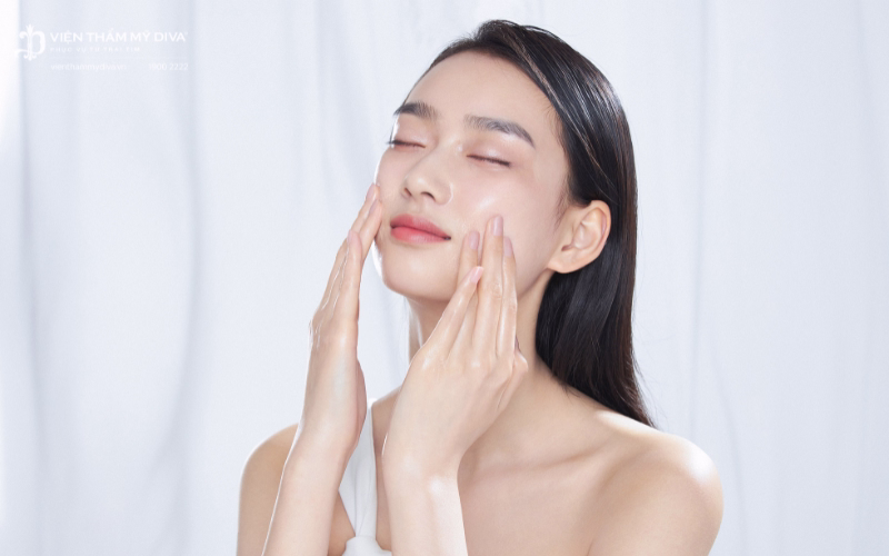 Cách trẻ hóa da mặt không cần phẫu thuật, an toàn và hiệu quả 3 Bạn nên chủ động chăm sóc làn da khi bắt đầu có những dấu hiệu lão hóa đầu tiên