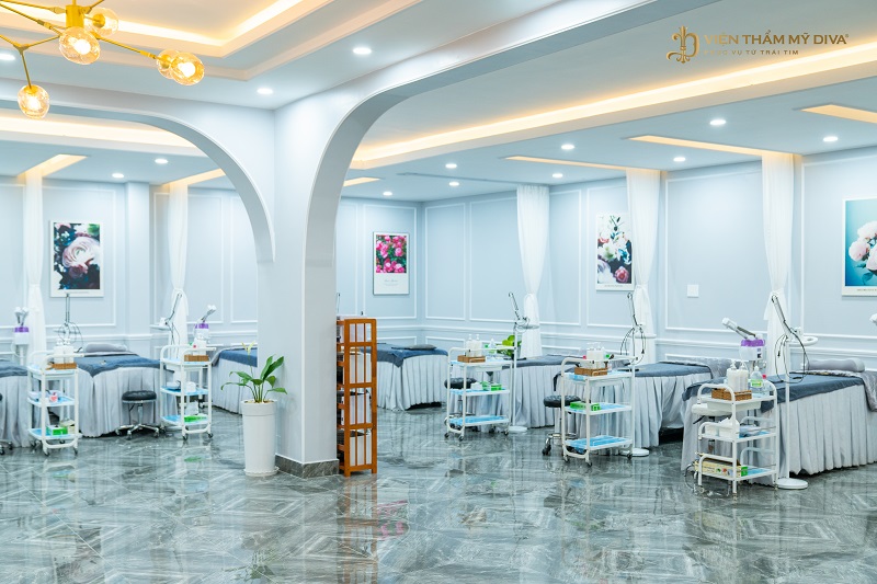 Phun môi tại Viện thẩm mỹ DIVA ở Châu Đốc được cấp giấy phép của Sở Y tế