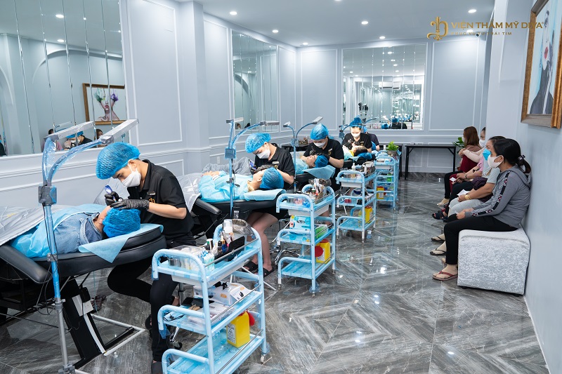 Đội ngũ chuyên viên, kỹ thuật viên tại Viện thẩm mỹ DIVA giàu kinh nghiệm