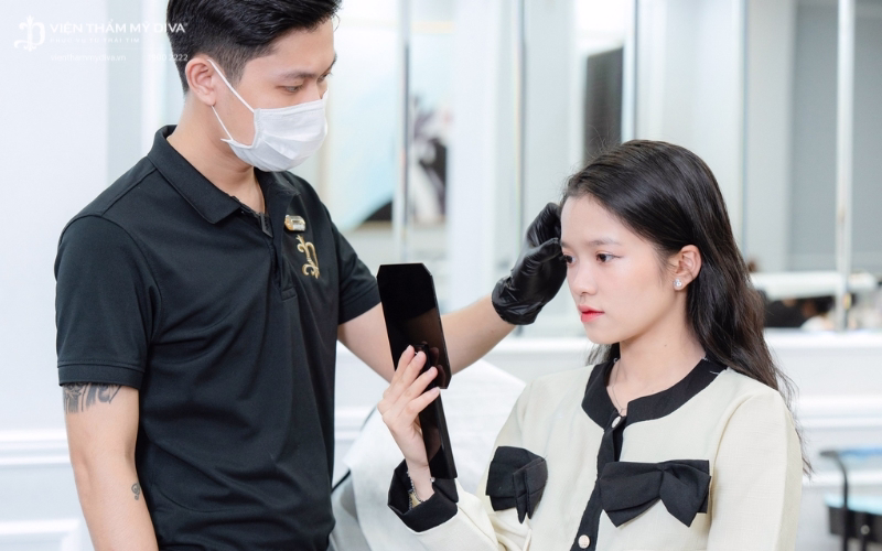 Sửa lông mày hỏng - Cách khắc phục lỗi phun mày nhanh chóng 13 Chuyên viên sẽ hướng dẫn bạn thật kỹ lưỡng cách chăm sóc chân mày tại nhà