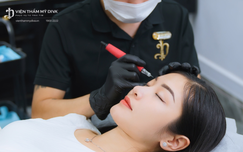 Công nghệ hiện nay giúp giảm đau khi phun xăm chân mày