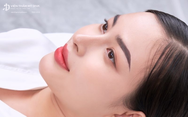 Phun môi Hàn Quốc có độ bền màu khá tốt từ 2 - 3 năm